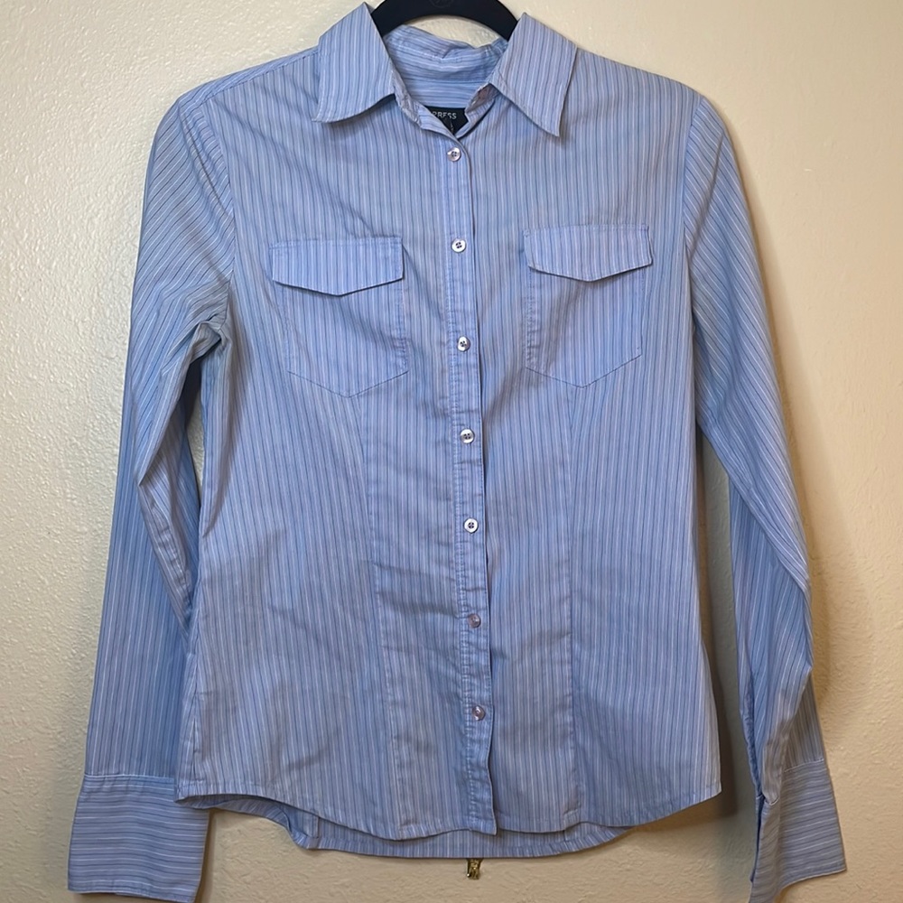 Womens express button down - Picture 2 of 6